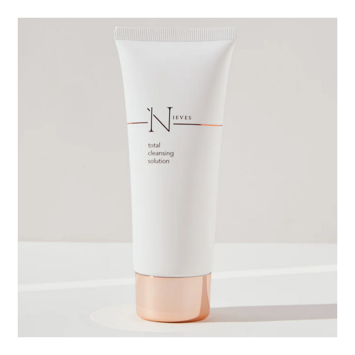 NIEVES ALVAREZ TOTAL CLEANSING SOLUTION 100ML